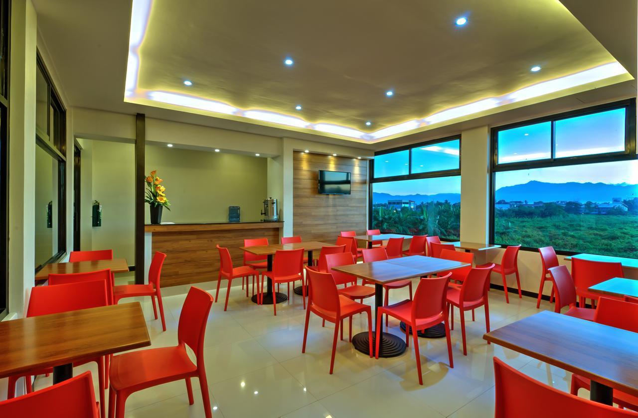 Amaris Suites Butuan City Extérieur photo