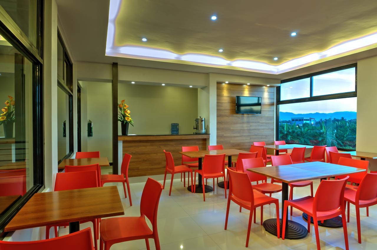 Amaris Suites Butuan City Extérieur photo