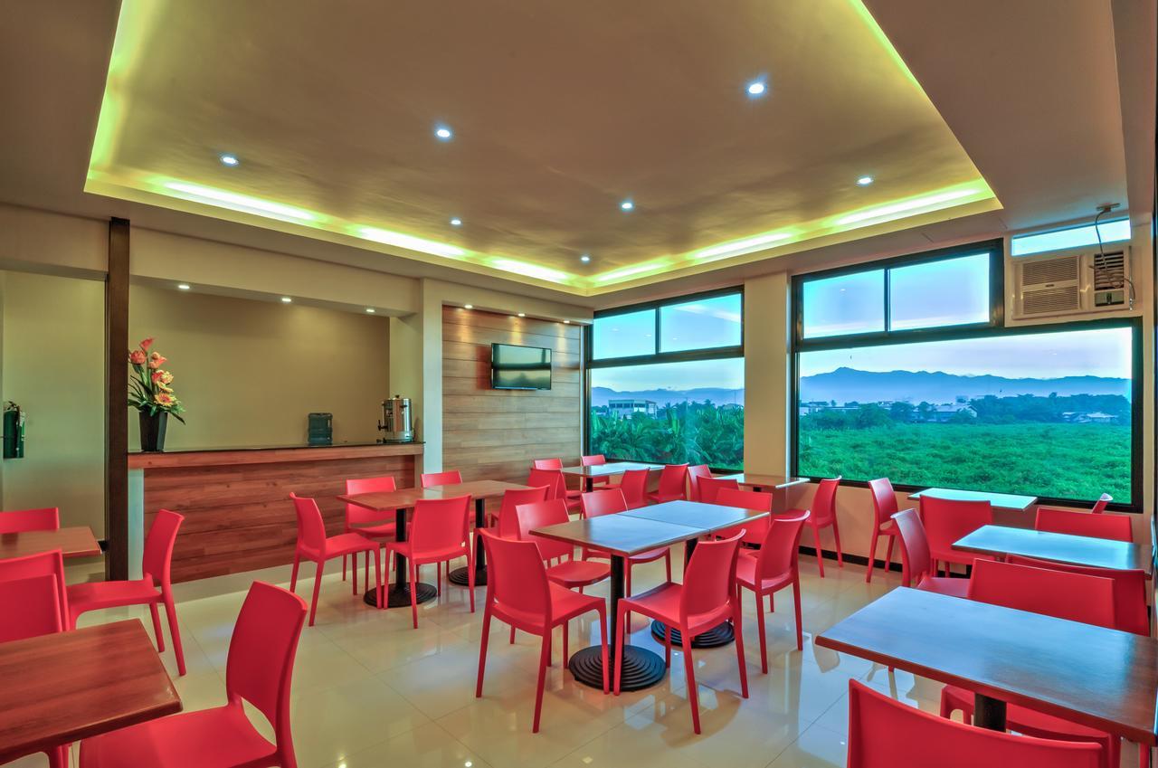 Amaris Suites Butuan City Extérieur photo