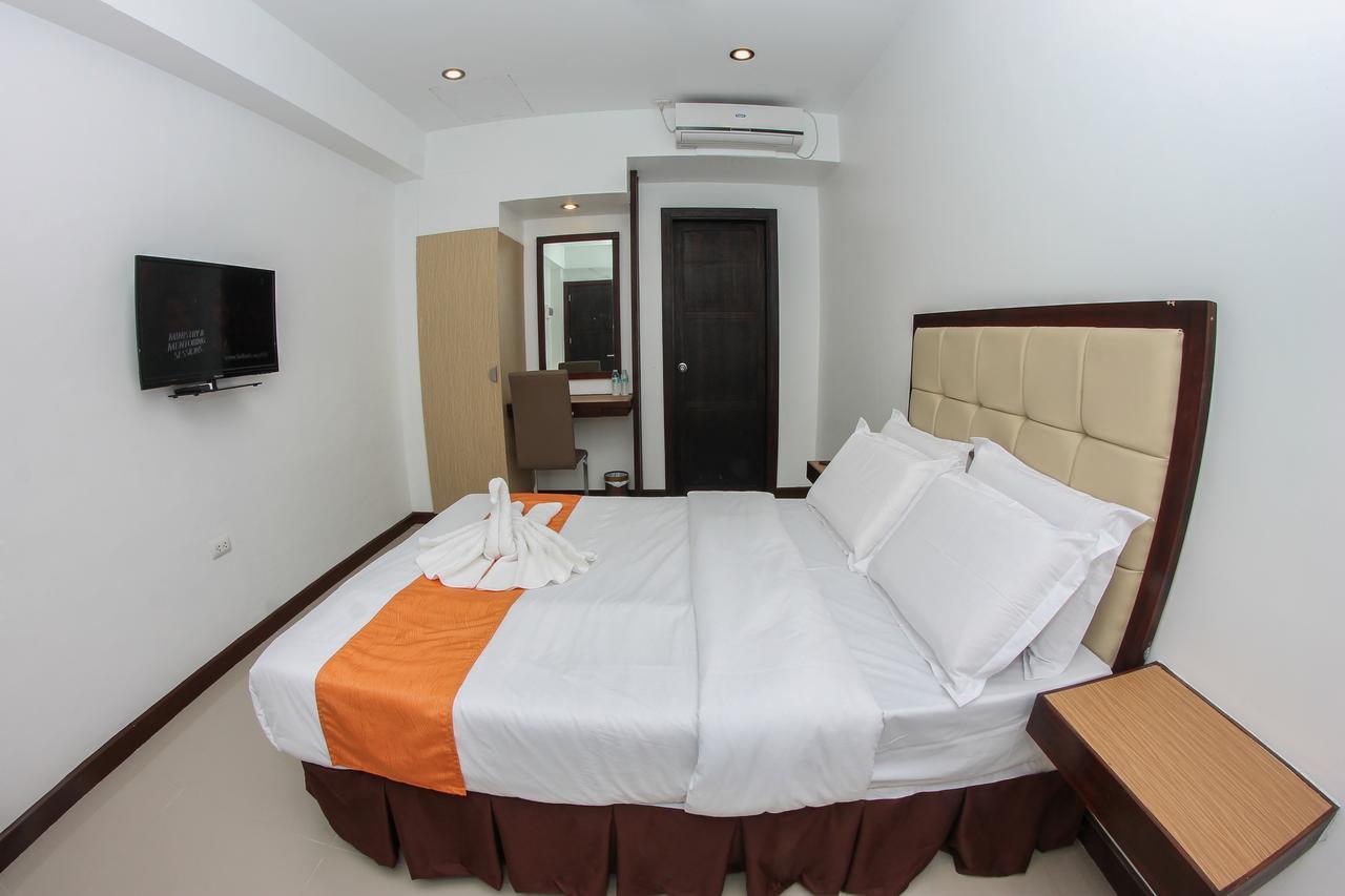 Amaris Suites Butuan City Extérieur photo