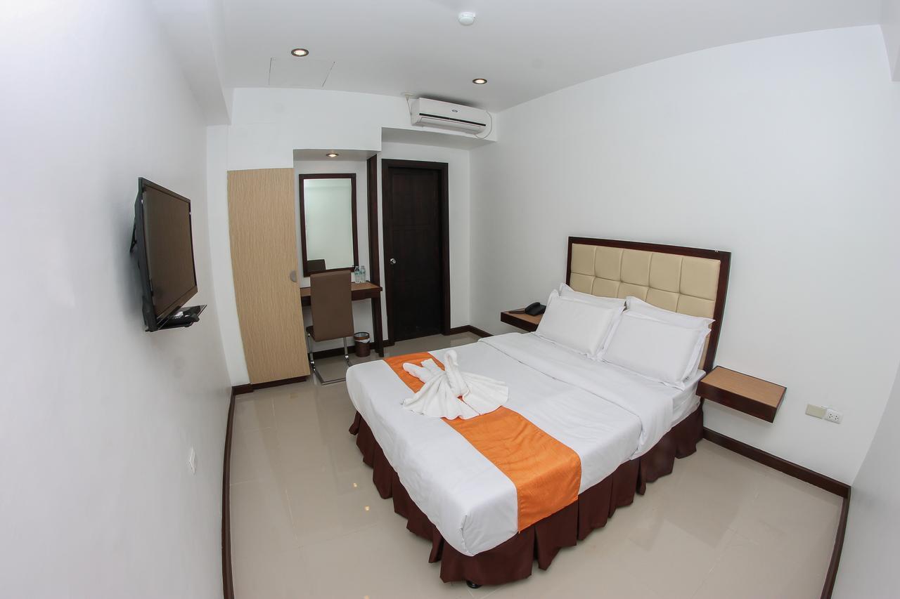 Amaris Suites Butuan City Extérieur photo