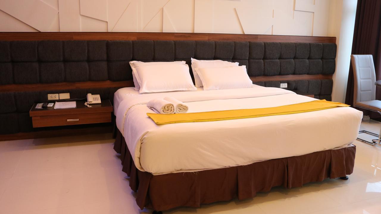 Amaris Suites Butuan City Extérieur photo