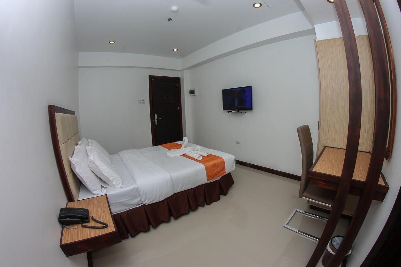 Amaris Suites Butuan City Extérieur photo