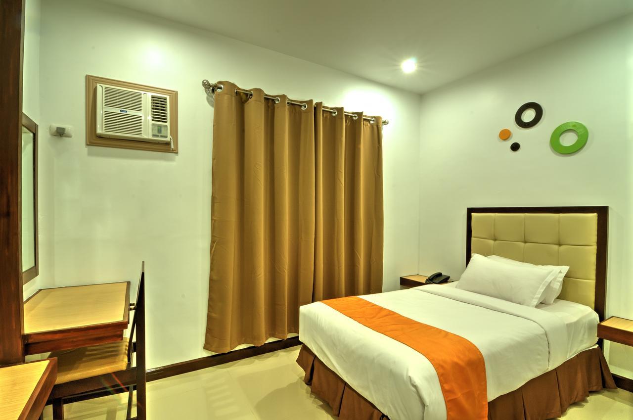 Amaris Suites Butuan City Extérieur photo