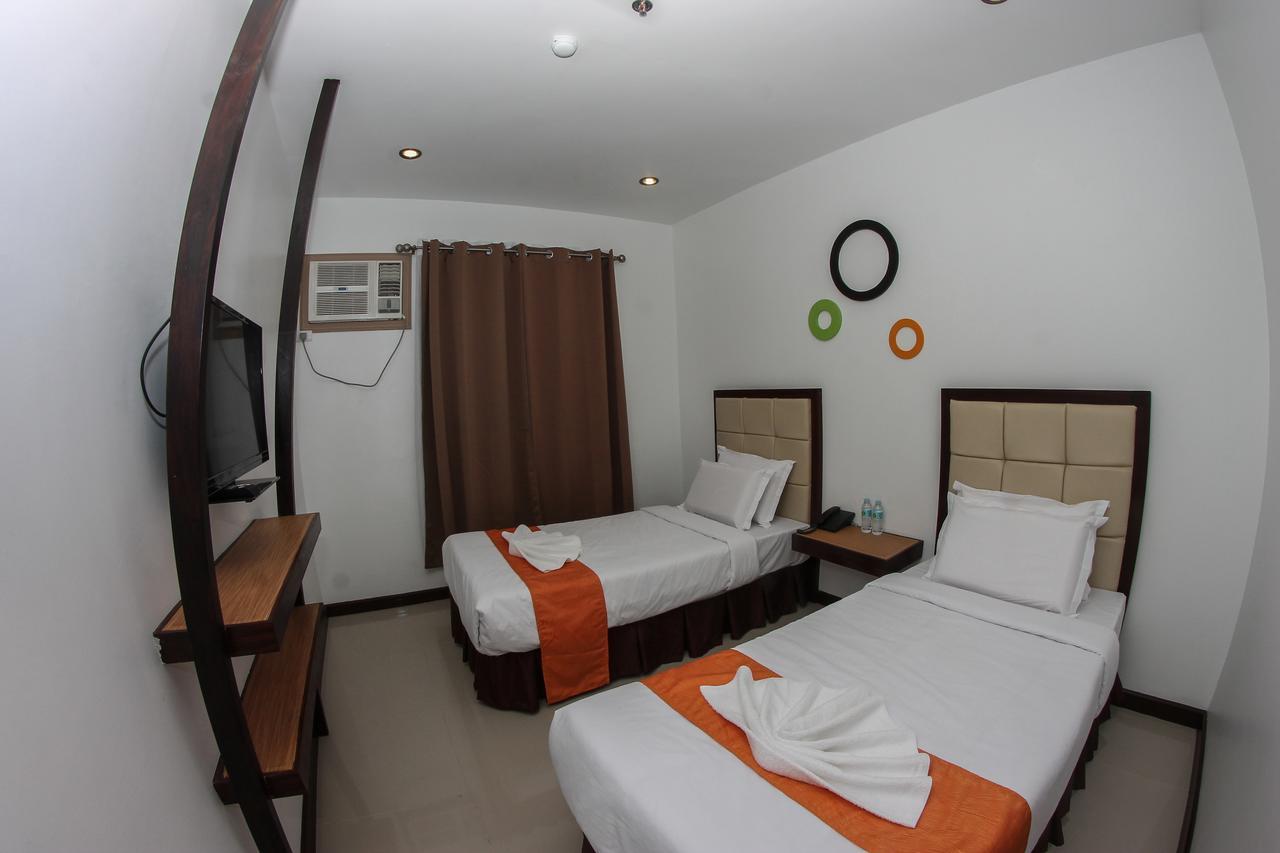 Amaris Suites Butuan City Extérieur photo