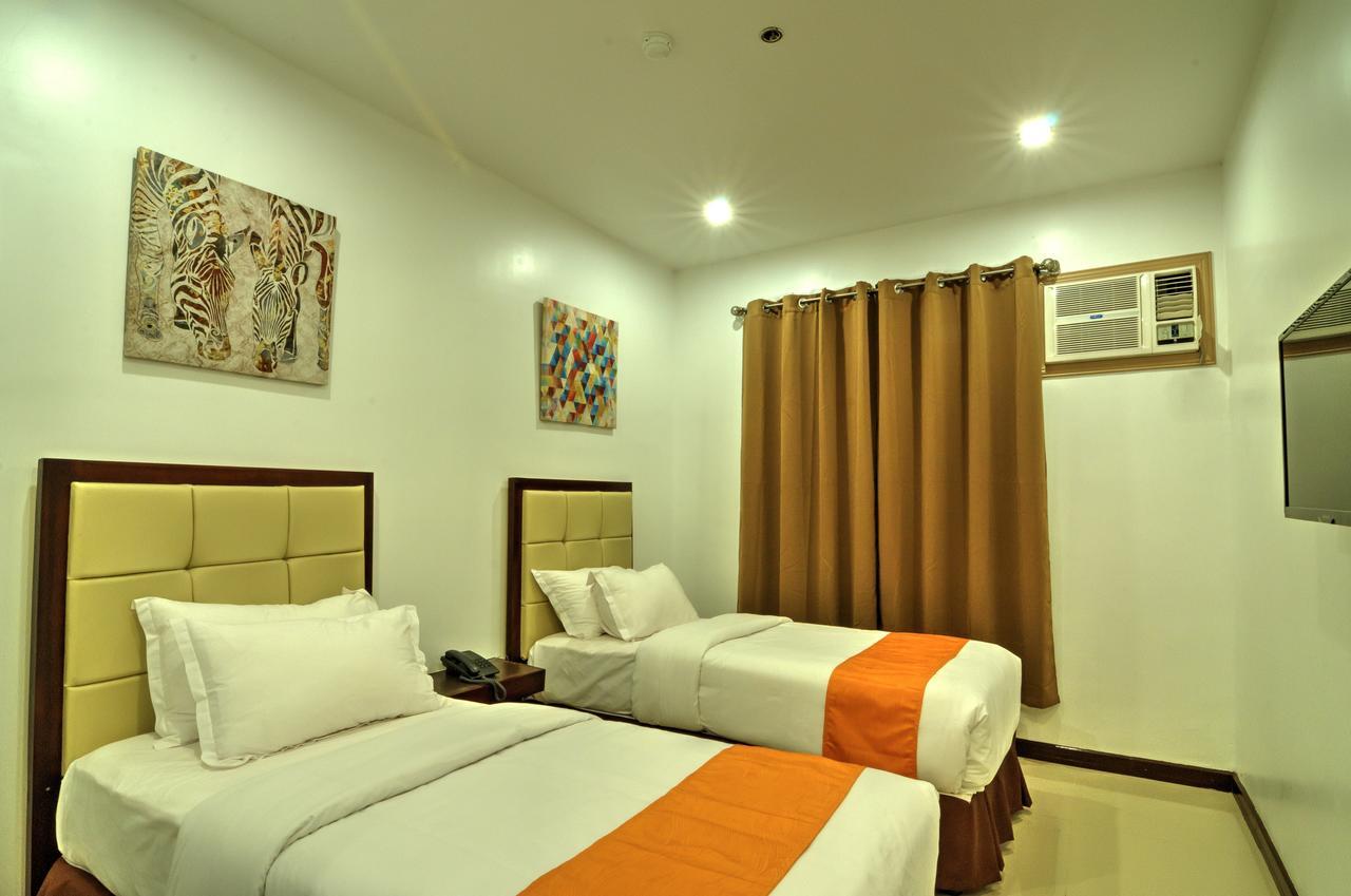 Amaris Suites Butuan City Extérieur photo